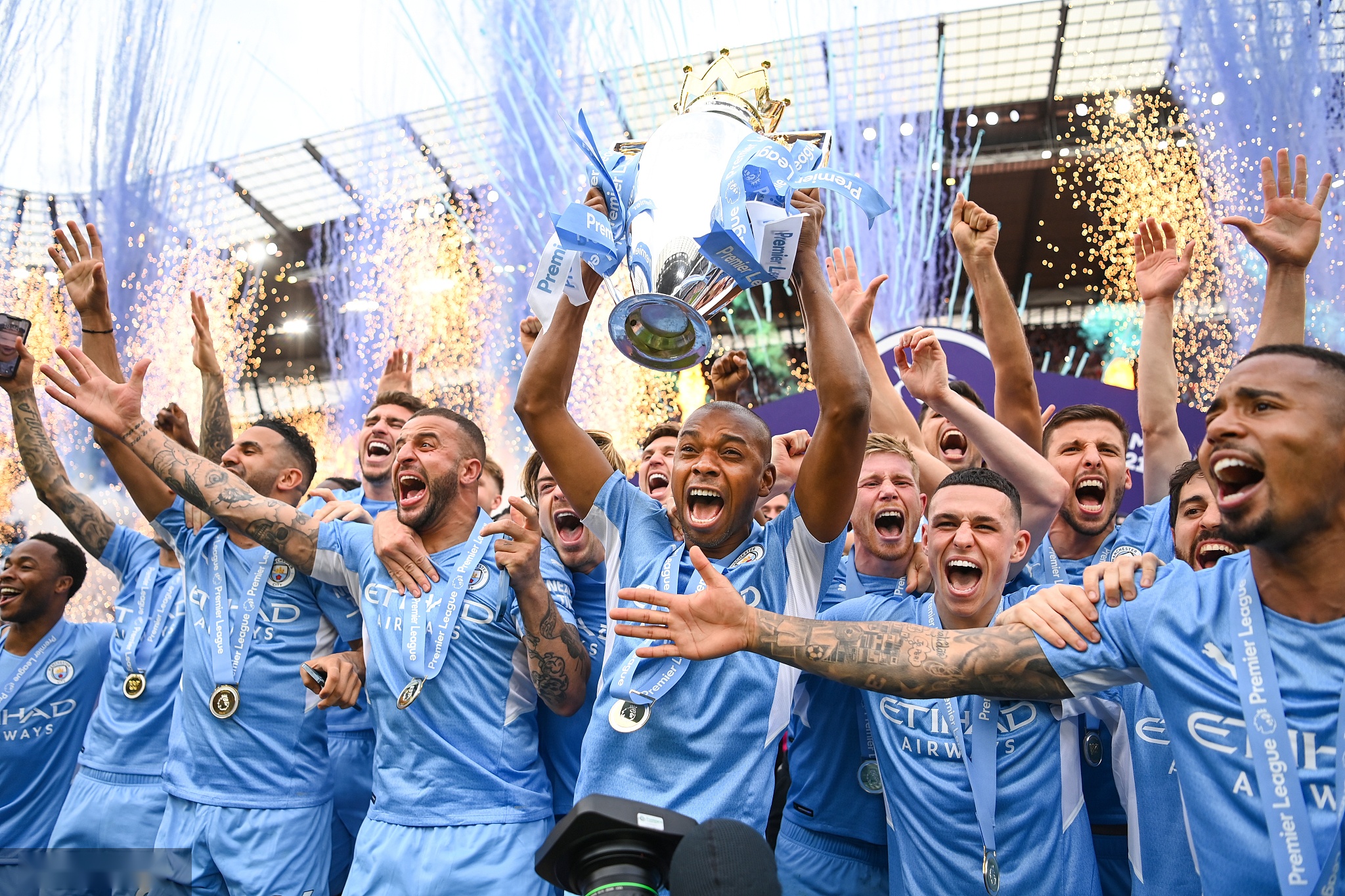 们在场内的 们在场内的